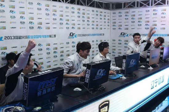 詹姆斯令人 詹姆斯令人